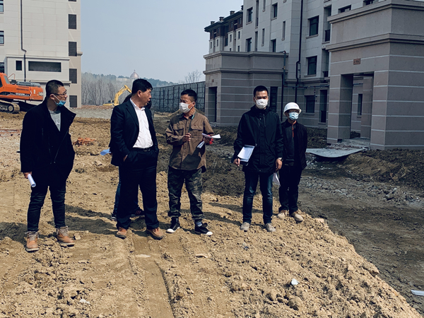 18.園林公司總經理牛樹威帶隊檢查.jpg