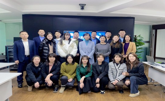 1. 集團運營管理中心開年工作會議合影留念_副本.jpg 1. 集團運營管理中心開年工作會議合影留念_副本.jpg