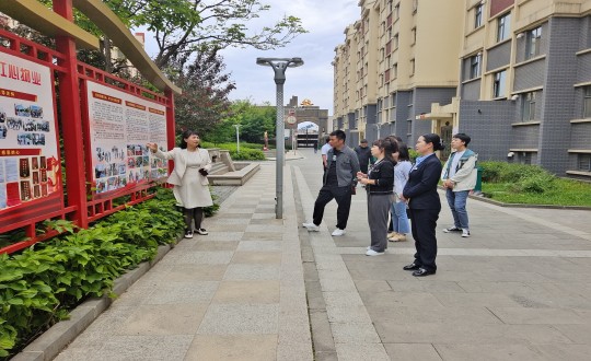 23.延邊州、敦化市相關領導一行蒞臨鴻博居紅心物業(yè)考察_副本.jpg