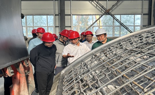 8.華能吉林發(fā)電有限公司及明陽智慧能源集團股份有限公司領(lǐng)導(dǎo)一行至裝配式總公司參觀視察_副本.jpg