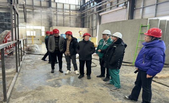 10.秦皇島市政建材集團和信科技裝配總經(jīng)理一行蒞臨裝配式總公司參觀學(xué)習(xí)_副本.jpg