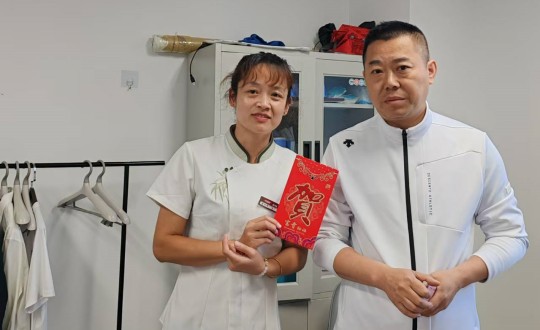 2024年9月13日，酒店，全體員工，發(fā)放中秋節(jié)福利_副本.jpg