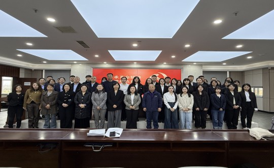 2024年10月18日，集團(tuán)黨委聯(lián)合長(zhǎng)發(fā)擔(dān)保黨支部參加了由朝陽(yáng)區(qū)黨群服務(wù)中心開(kāi)展的“傳承革命精神 賡續(xù)紅色血脈”公益黨課_副本.jpg