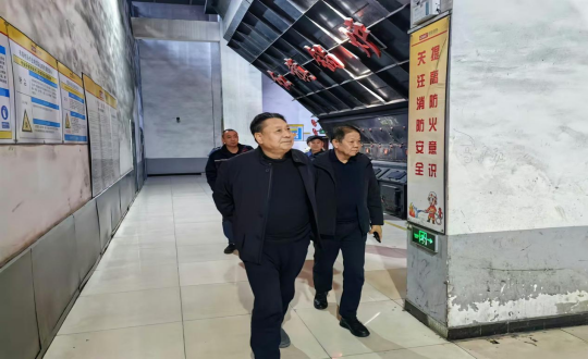 2024年11月18日，集團副董事馬秉臣深入供熱總公司一線進行工作走訪_副本.png